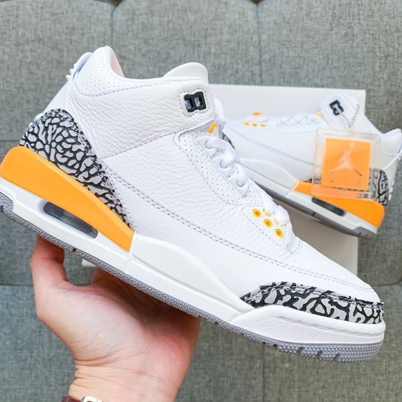 Jordan Shoes - 🤍🧡Nike Air Jordan retro 3 White shoes (Limited)